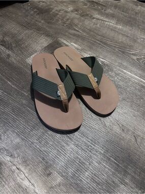 Dockers Olive Green and Tan Webbing Flip Flops